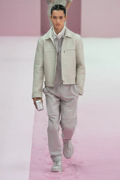 Look 35